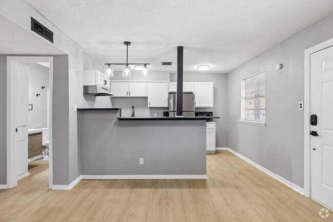 A 2BR, 1BA - 750SF - Kitchen - Maplewood Apartments
