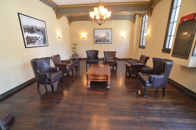 Lobby - The Elmwood Apartments