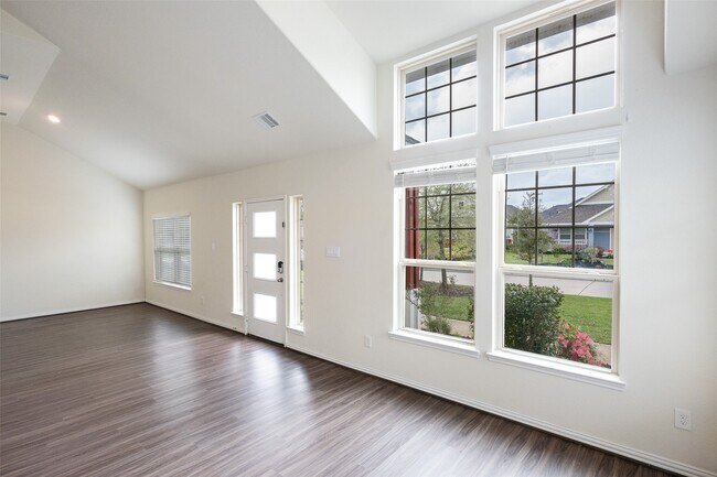 Foto del edificio - 216 N Lynx Trail