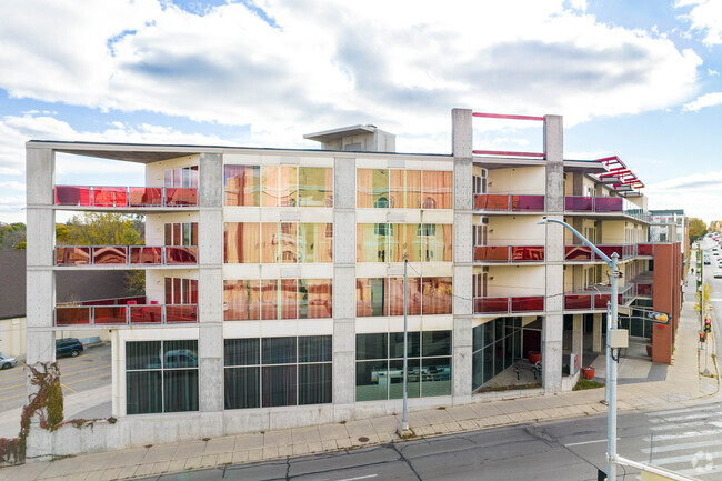 Exterior Facade - Stadium Lofts Apartments