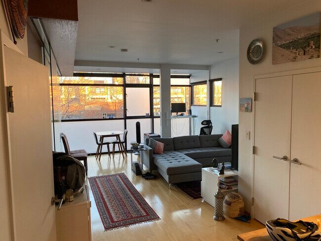 Foto del edificio - 2250 11th St NW