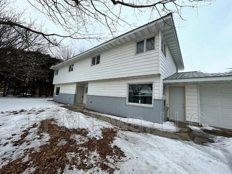 Primary Photo - 203 9th St NE