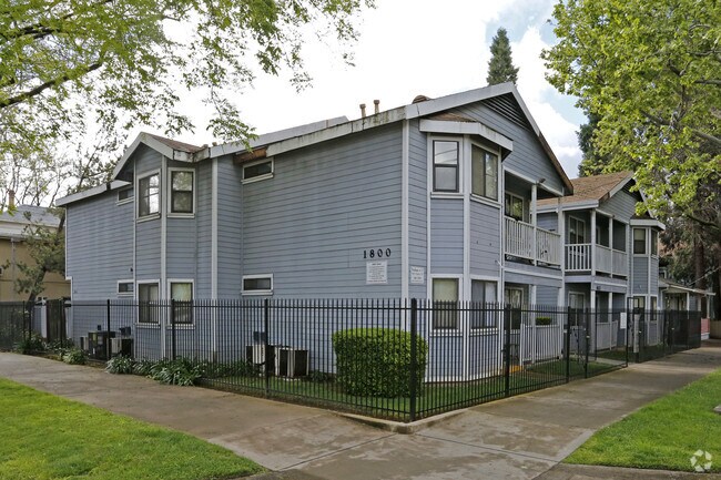 Building Photo - 1800-1802 F St