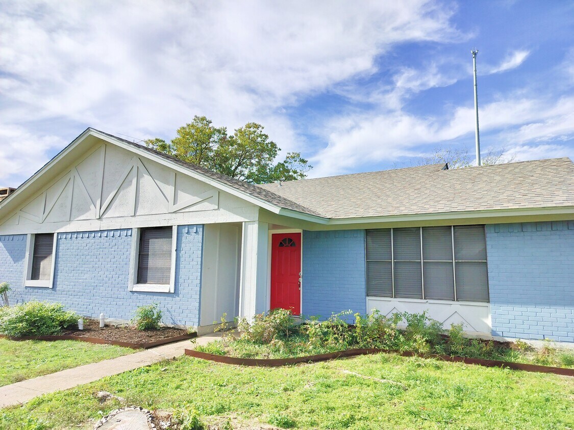 1417 McCallum Dr, Garland, TX 75042 House Rental in Garland, TX