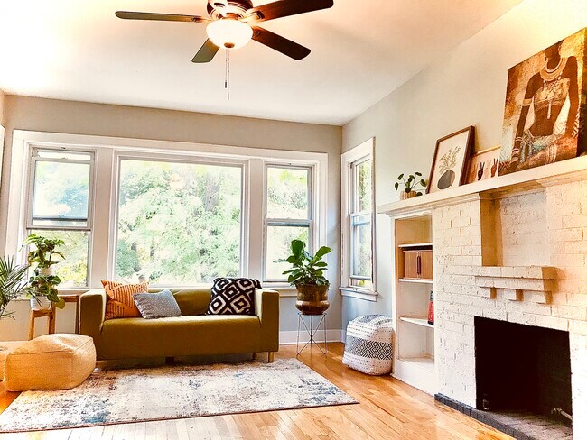 Foto del edificio - 7140 S Eberhart Ave