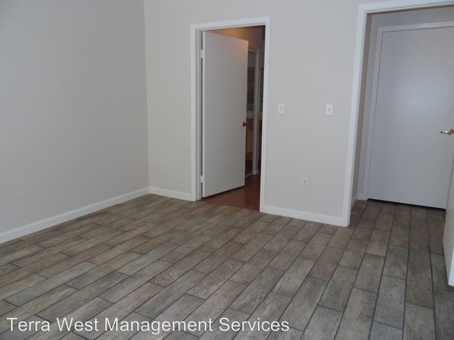 Building Photo - 4895 S Torrey Pines Dr