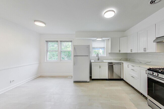 Building Photo - 3333 Church St