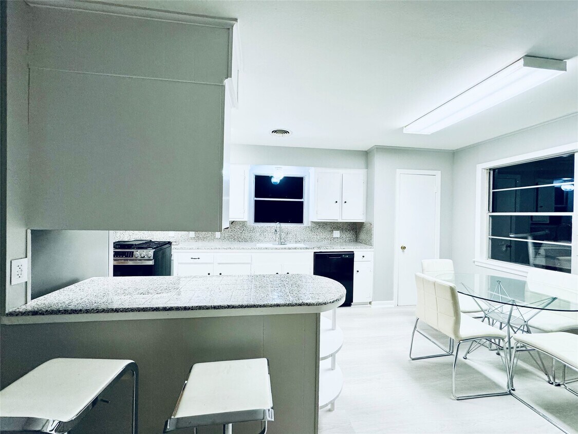 Foto del edificio - 6410 Neff St