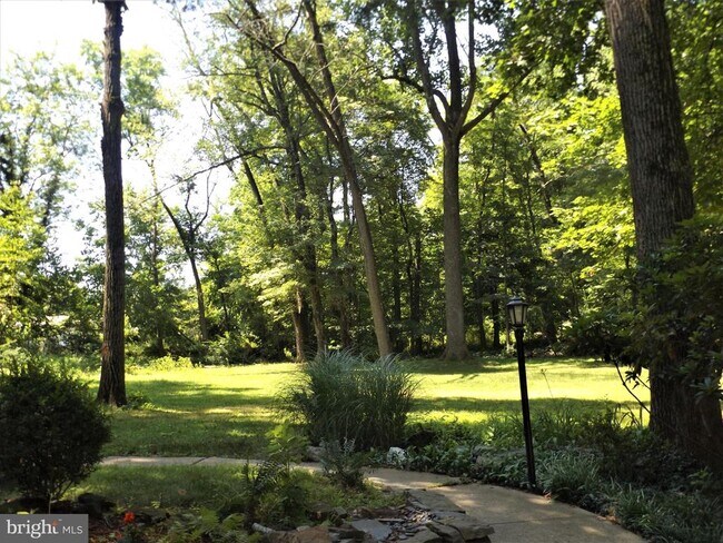 Foto del edificio - 2584 Bristol Rd