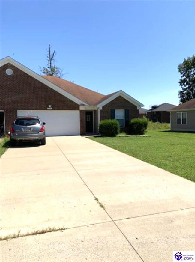 Building Photo - 124 Clover Ct
