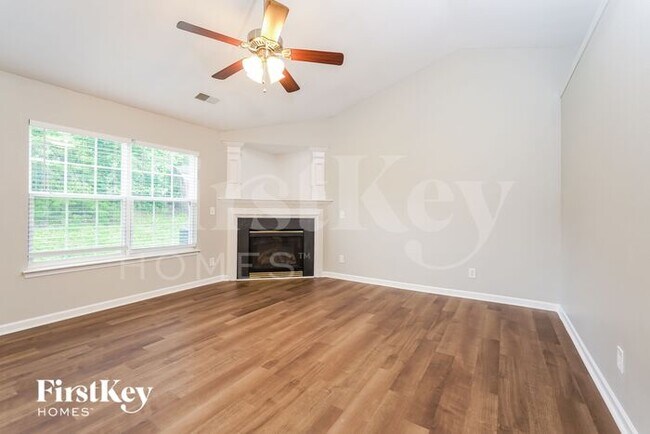 Foto del edificio - 813 Hartley Hill Ct