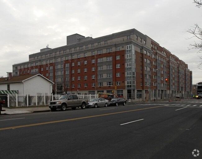 Foto del edificio - Louis Nine Boulevard Apartments