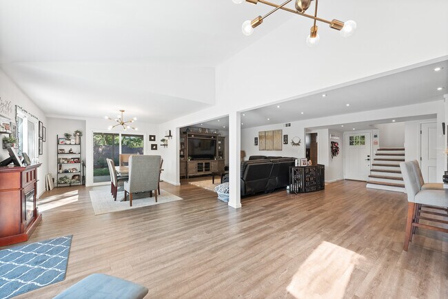 Foto del edificio - 1406 Duarte Cir