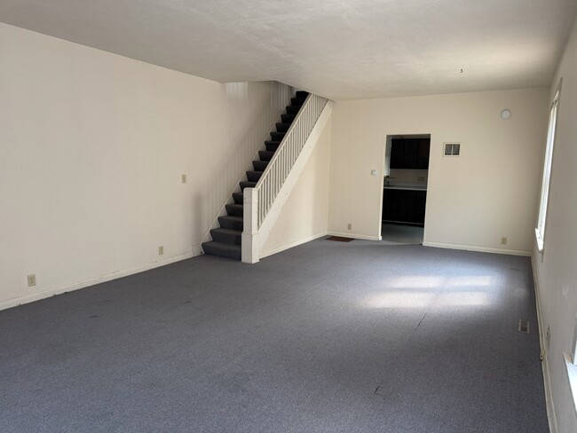 Building Photo - 731 3rd Ave