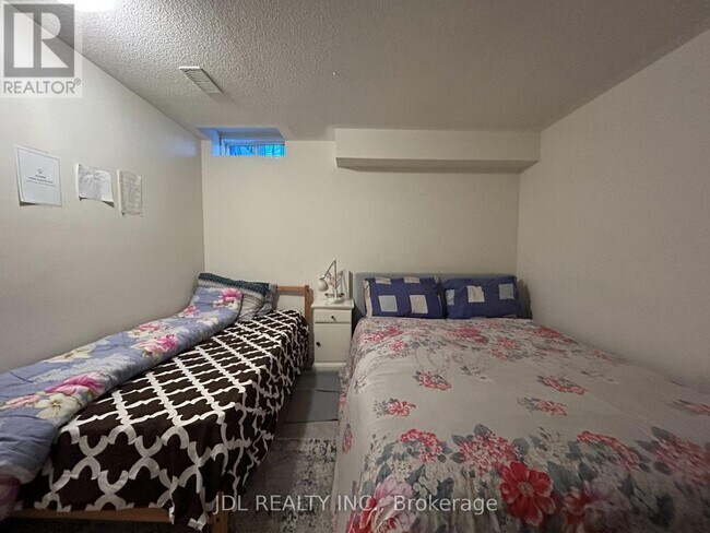 Photo du bâtiment - 15 Wildflower Wy.