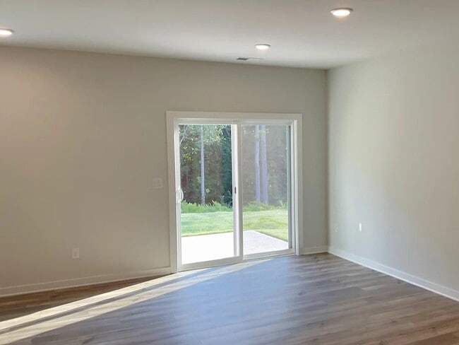 Building Photo - 1069 Hallman Br Ln