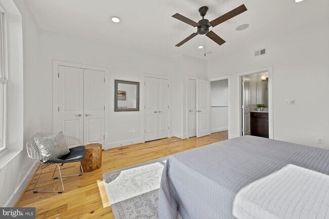 Foto del edificio - 3325 11th St NW