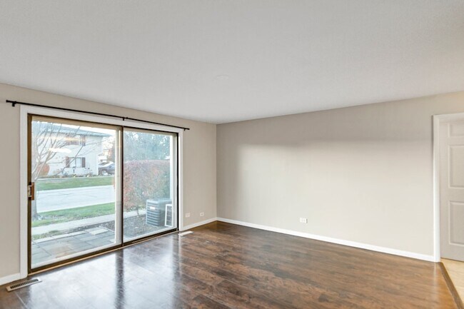 Foto del edificio - 1321 Yarmouth Ct