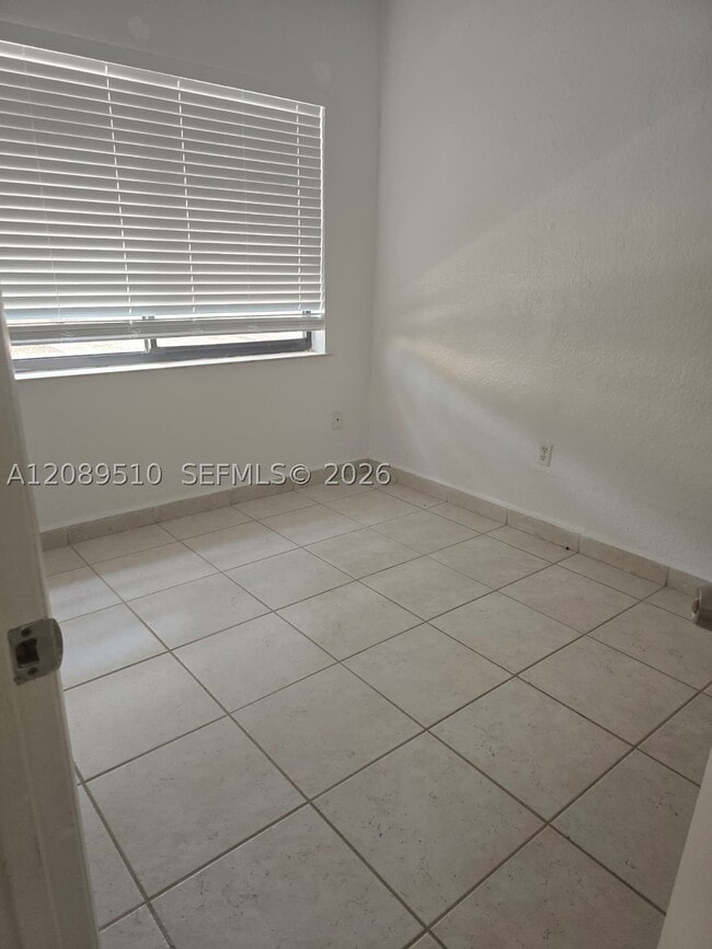Building Photo - 6125 SW 63rd St
