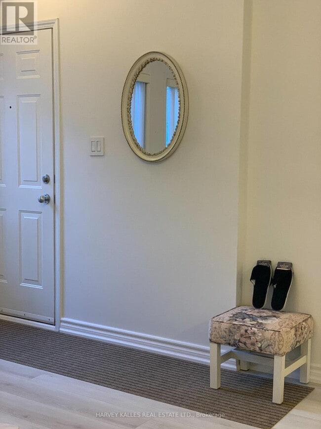 Building Photo - 11 Niagara St