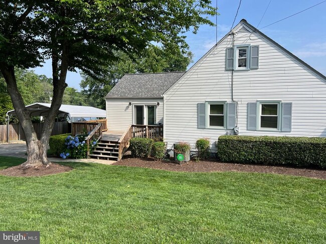 Building Photo - 5626 Tremont Dr
