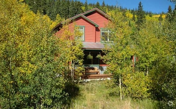 Building Photo - 3215 River Dr