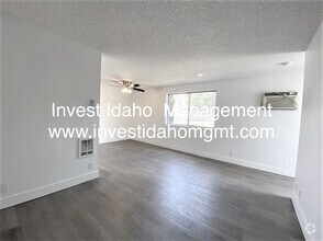Building Photo - 144 Smith Ave