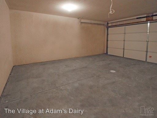 Building Photo - 491 NE Adams Dairy Pky