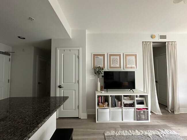 Foto del edificio - 4101 Albemarle St NW