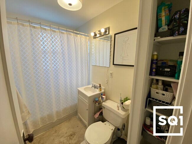 Foto del edificio - 3547 N Claremont Ave