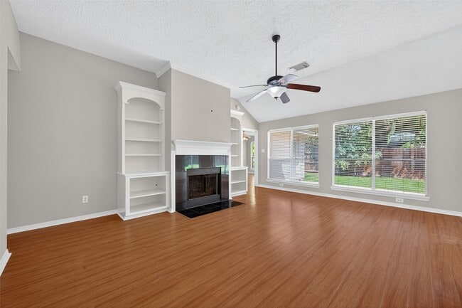 Building Photo - 2306 Lord Nelson Dr