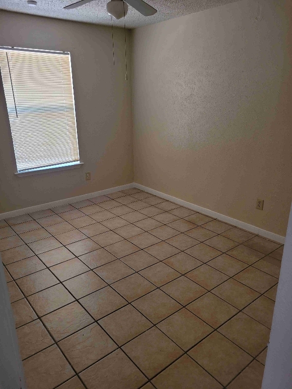 Building Photo - 508 Lenora Dr