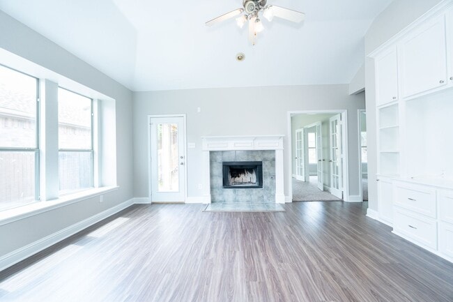 Photo - 3105 Whispering Pine Blvd- House