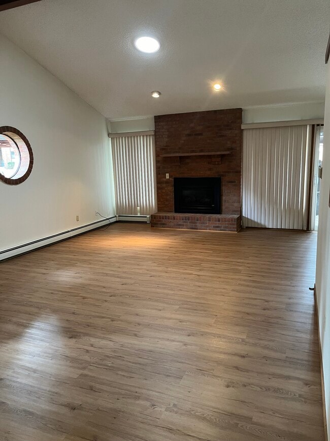 Building Photo - 636 Horizon Dr