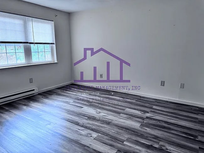 Building Photo - 740 Central St