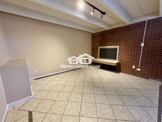 Building Photo - 1180 Yosemite St