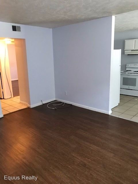Foto del edificio - 3007 Mid Dale Ln
