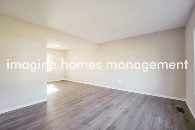 Foto del edificio - 7570 Jeremy Ave