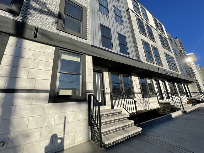 Building Photo - 64 Shirley Ave