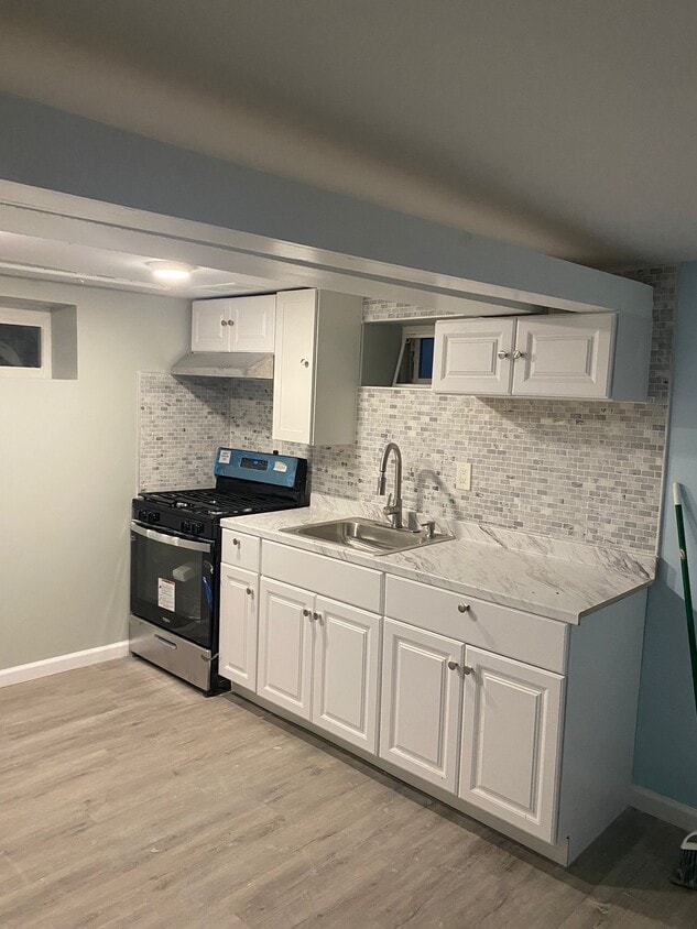 Kitchen - 190 E 3rd St