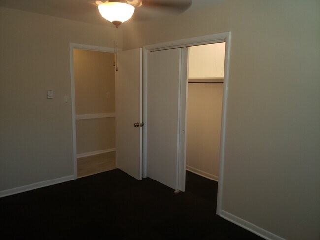 Dormitorio #2 - 322 S Washington St