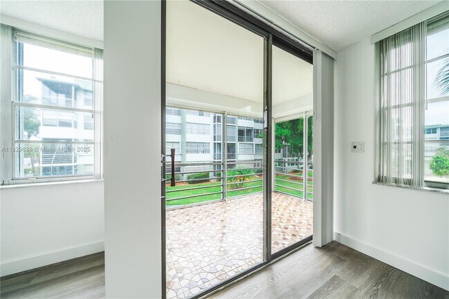 Foto del edificio - 2781 Taft St