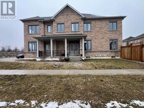 Building Photo - 2 Littlewood Dr