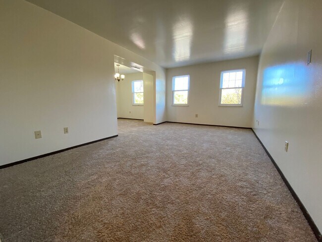 Foto del edificio - Spacious 1 BR Apartment in Lovely Location! Easy Access to Downtown & MORE! CALL TODAY!
