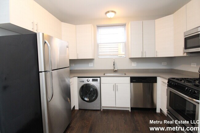 Foto del edificio - 2130 N Sawyer Ave