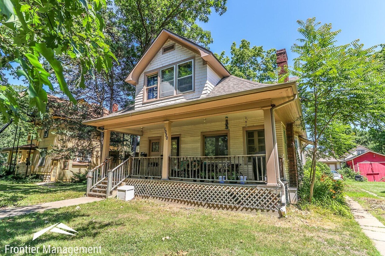 1020 Leavenworth St Unit 1, Manhattan, KS 66502 Room for Rent in