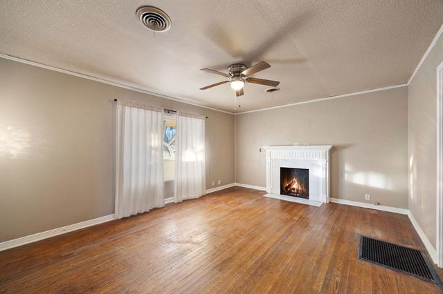 Foto del edificio - 806 Buckalew St