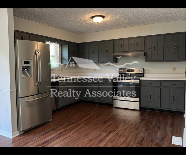 Photo - MOVE IN READY! Spacious 4 bed/2.5 bath spl... House