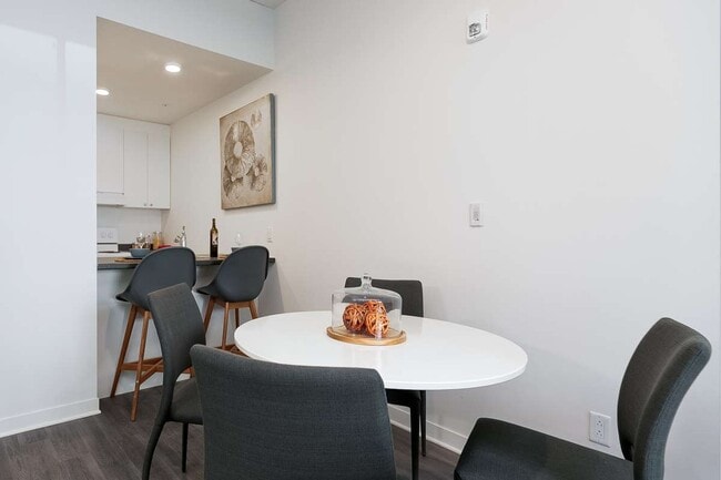 Building Photo - Place Cavendish Apartments