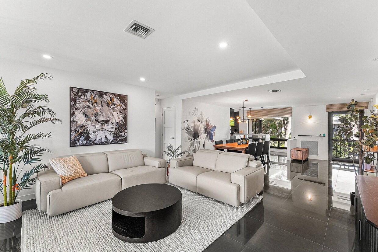 Primary Photo - 3804 N Quail Ridge Dr